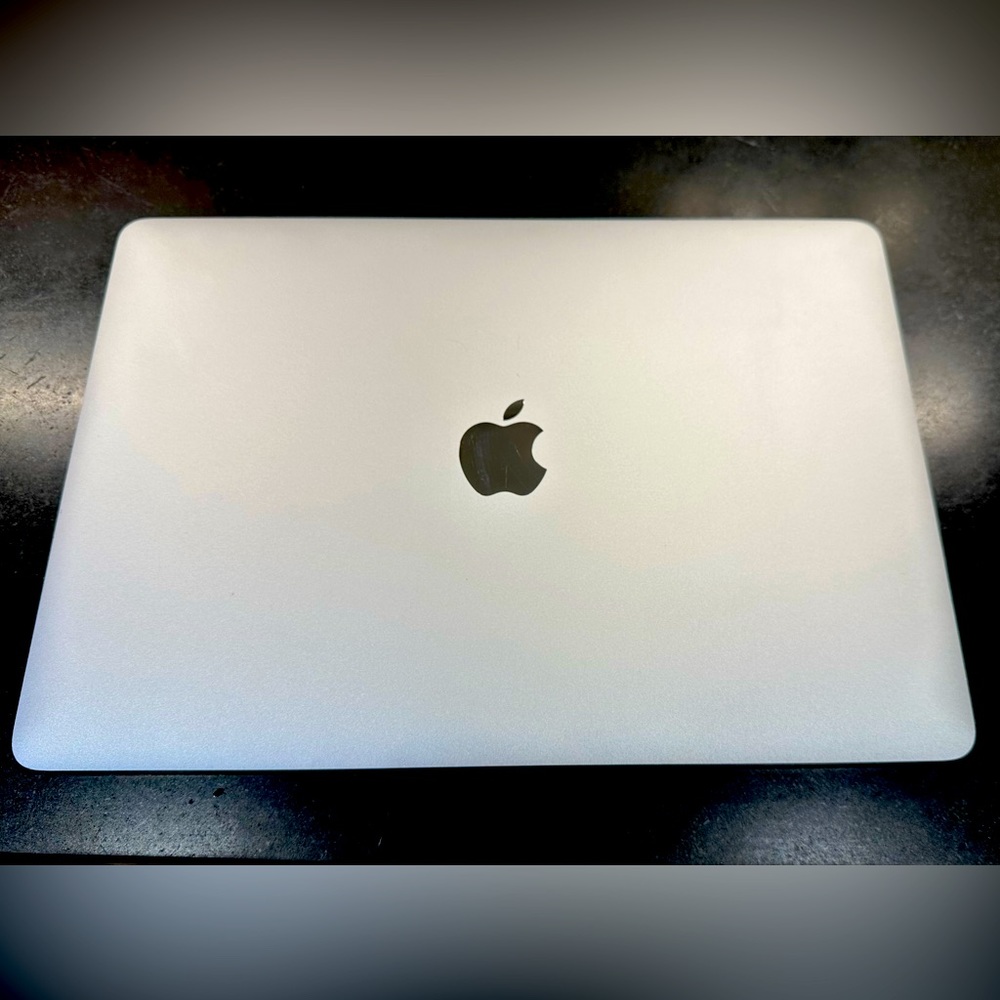 MacBook Pro 13.3” 2020 w/AppleCare+